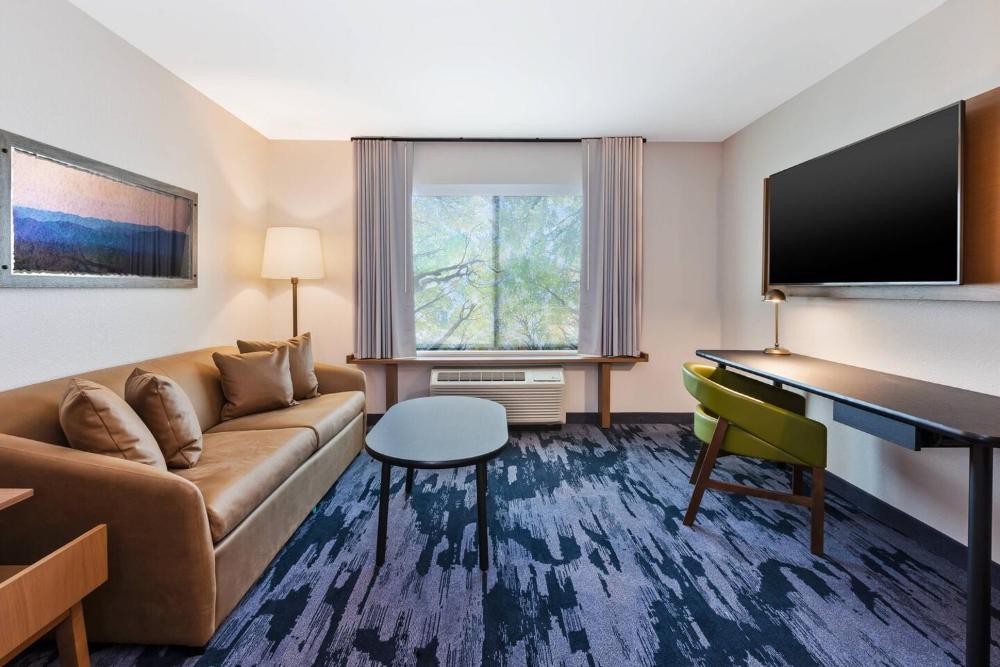 Guest room, 2 Queen interior